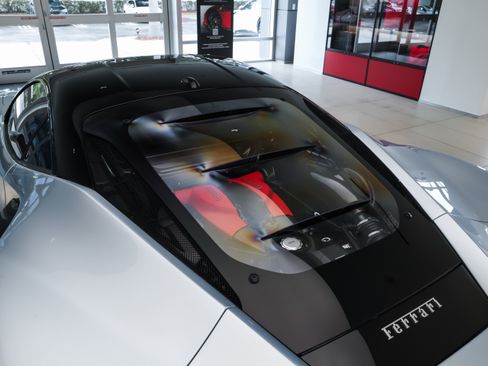 Used 2021 Ferrari F8 Tributo RWD image 12