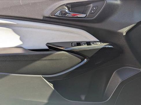 Used 2025 Chevrolet Trax LT image 11