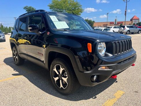 Used 2022 Jeep Renegade Trailhawk w/ Sun/Sound Group AWD/4WD image 3