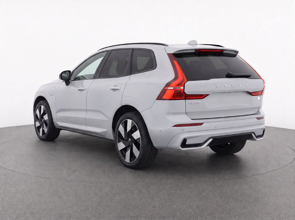 Used 2024 Volvo XC60 T8 Plus w/ Protection Package Premier AWD/4WD image 3