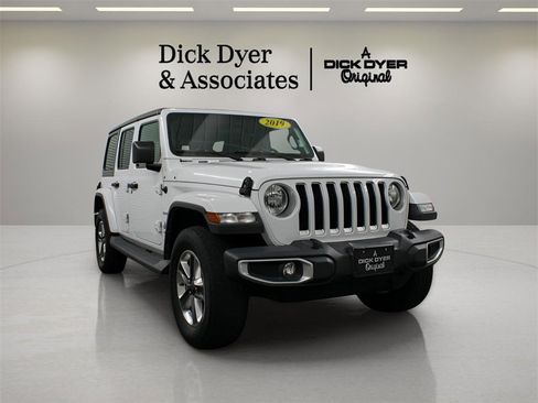 Used 2019 Jeep Wrangler Unlimited Sahara w/ Safety Group image 2