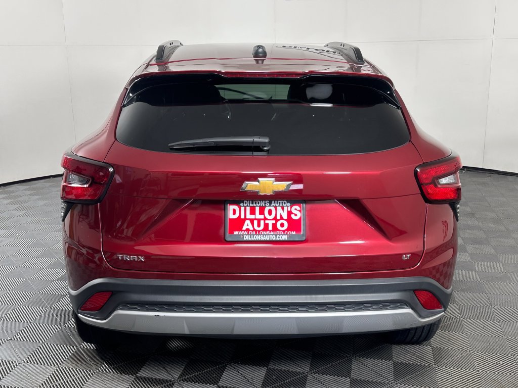 Used 2025 Chevrolet Trax LT w/ LT Convenience Package FWD image 5