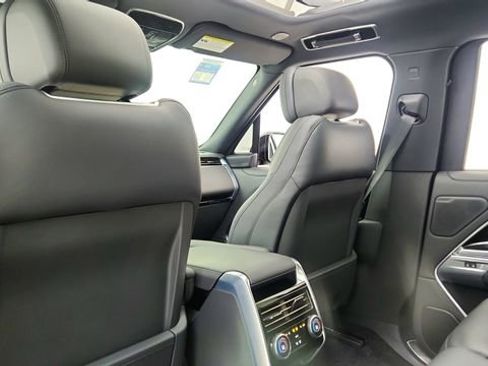 Used 2025 Land Rover Range Rover SE image 29