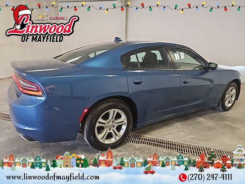 Used 2023 Dodge Charger SXT image 2