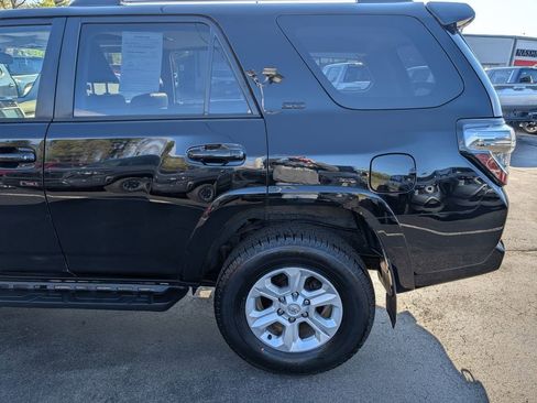 Certified 2022 Toyota 4Runner SR5 Premium w/ Moonroof Package AWD/4WD image 4