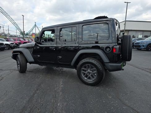 Used 2024 Jeep Wrangler Unlimited Sport AWD/4WD image 4