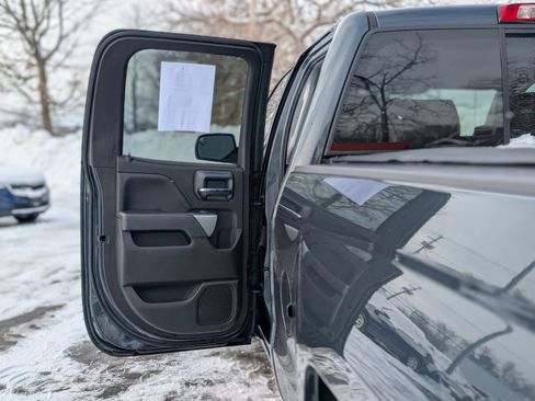 Used 2018 Chevrolet Silverado 1500 LT w/ All Star Edition image 32