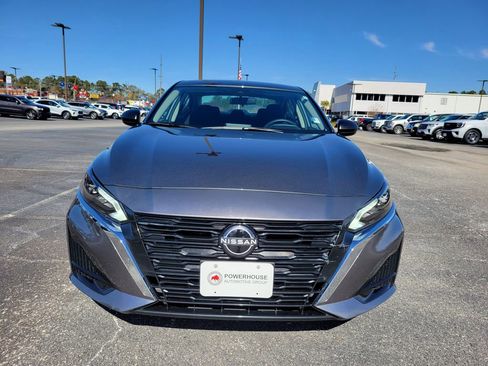 Used 2025 Nissan Altima 2.5 SV image 8