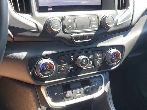 Used 2023 GMC Terrain SLT w/ LPO, Floor Liner Package AWD/4WD image 31