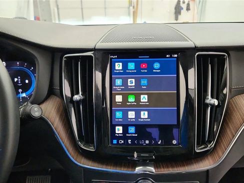 Used 2023 Volvo XC60 B5 Ultimate w/ Climate Package image 24