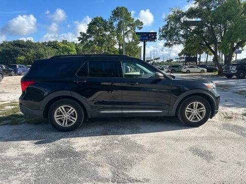 Used 2022 Ford Explorer XLT w/ Equipment Group 202A RWD image 19