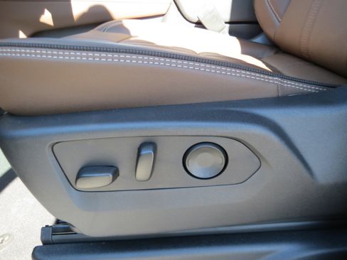 Used 2026 Chevrolet Tahoe High Country image 18