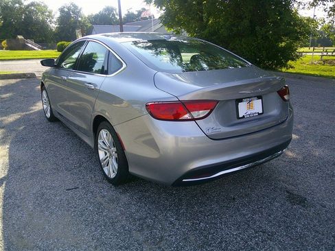 Used 2015 Chrysler 200 Limited w/ Convenience Group FWD image 3