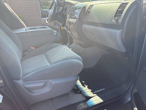 Used 2011 Toyota Tundra 4x4 CrewMax w/ Tow Pkg image 8