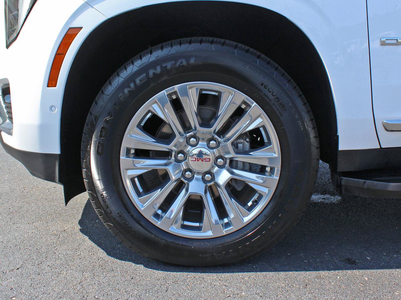 Used 2025 GMC Yukon Denali AWD/4WD image 48