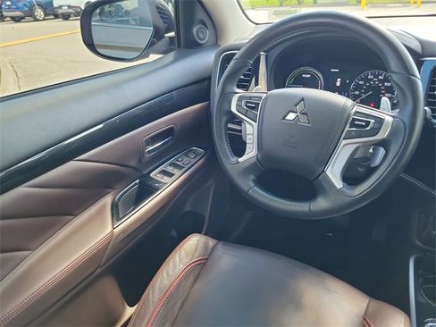 Used 2018 Mitsubishi Outlander SEL image 14