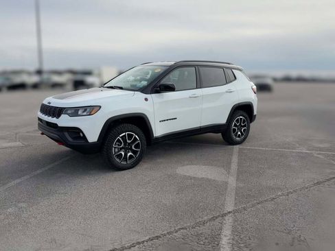 New 2026 Jeep Compass Trailhawk image 4