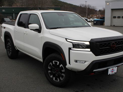 Used 2024 Nissan Frontier PRO-4X w/ Technology Package image 2