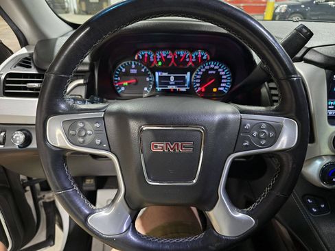 Used 2019 GMC Yukon XL SLT w/ Open Road Package AWD/4WD image 41