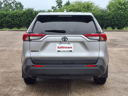 Used 2023 Toyota RAV4 LE AWD/4WD image 9