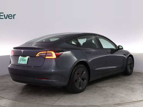 Used 2023 Tesla Model 3 Standard Range RWD image 3