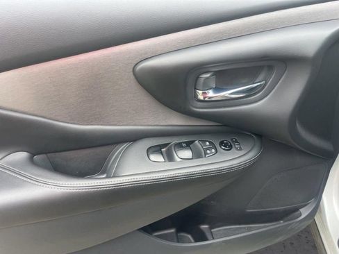 Used 2022 Nissan Murano SV FWD image 7