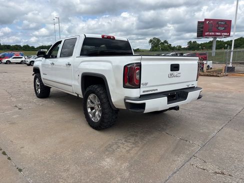 Used 2018 GMC Sierra 1500 SLT w/ SLT Premium Package AWD/4WD image 8