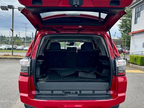 Certified 2024 Toyota 4Runner SR5 Premium w/ Moonroof Package AWD/4WD image 27