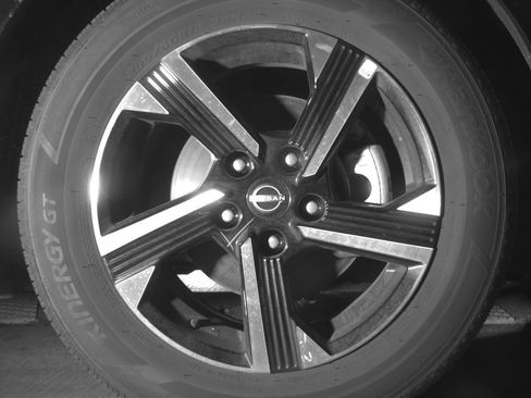 Used 2025 Nissan Sentra SV FWD image 13