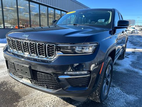 Used 2023 Jeep Grand Cherokee 4WD 4xe w/ Luxury Tech Group II image 12