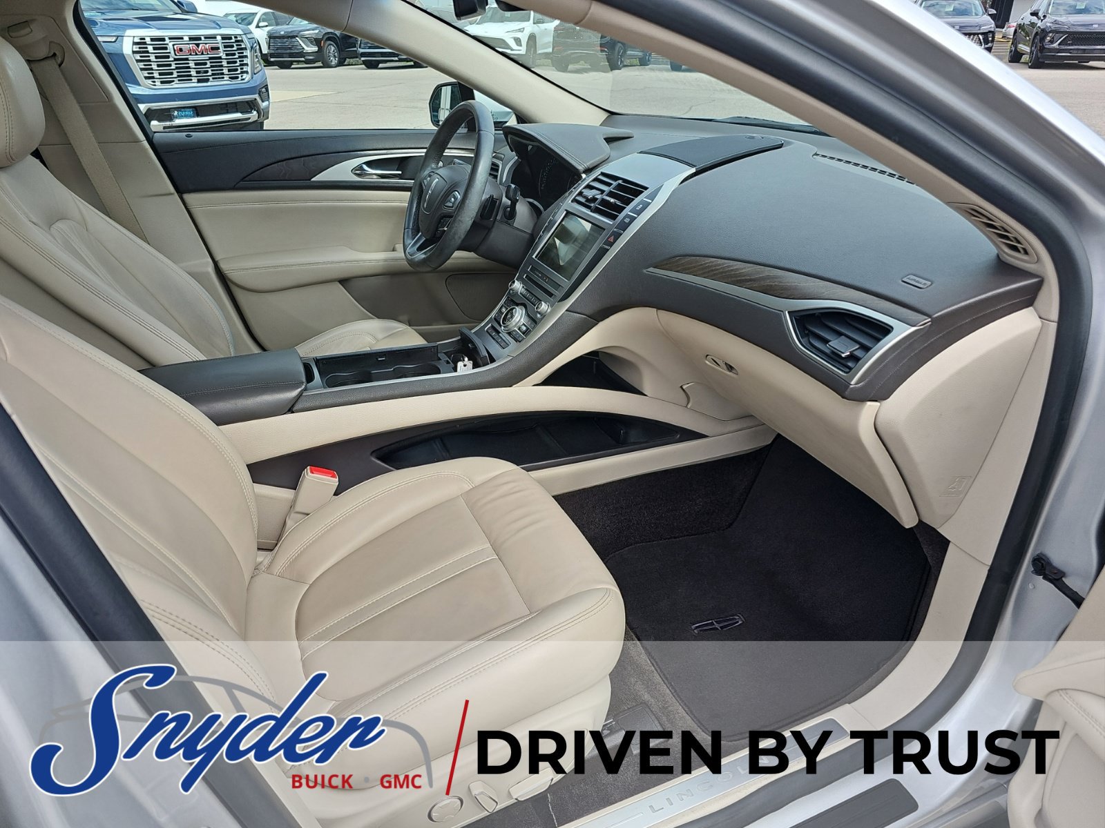 Used 2018 Lincoln MKZ Select w/ Select Plus Package AWD/4WD image 28