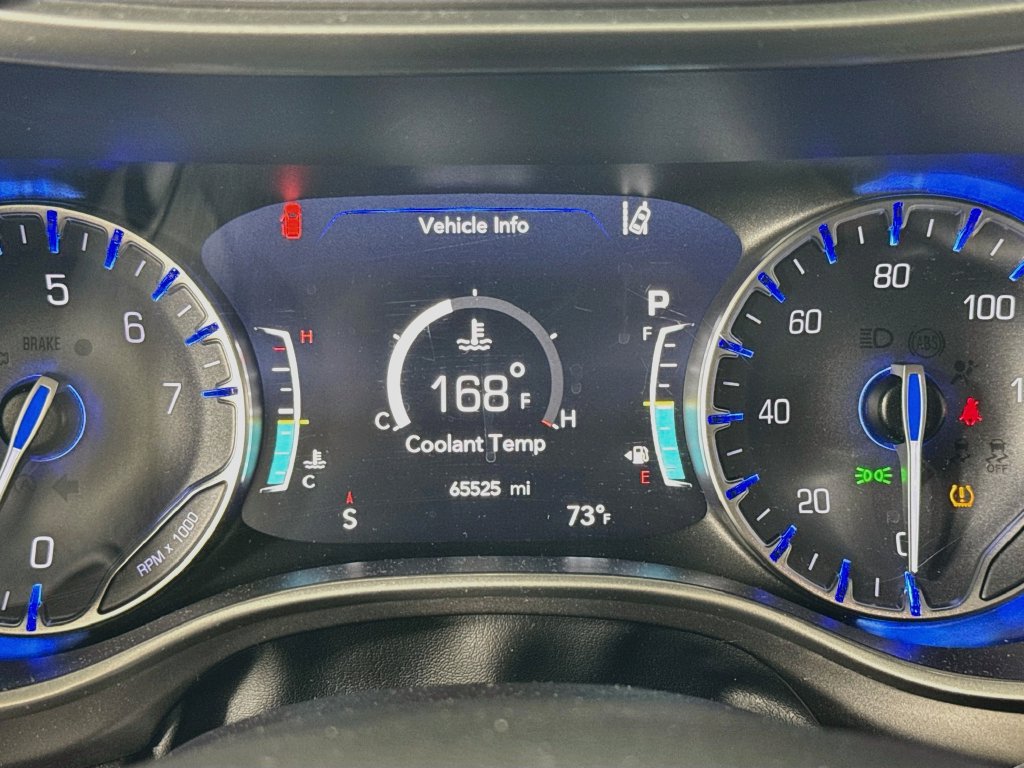 Used 2024 Chrysler Pacifica Touring-L FWD image 12