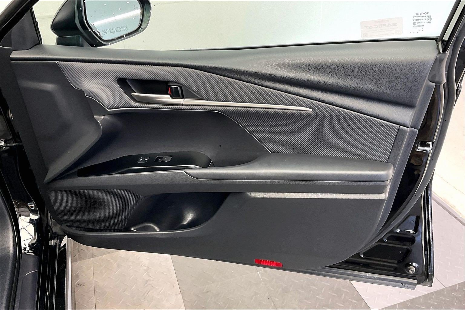 Used 2025 Toyota Camry SE FWD image 27
