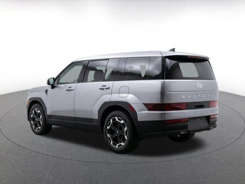Used 2025 Hyundai Santa Fe SEL FWD image 7
