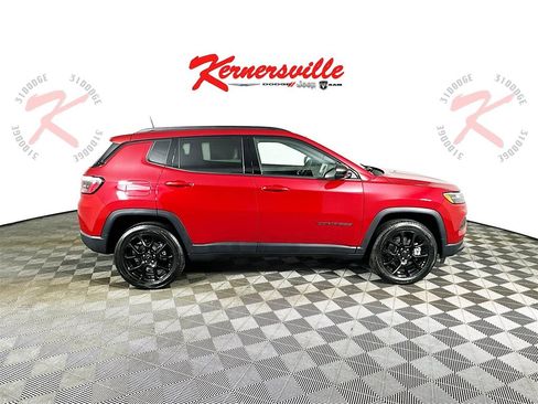 New 2026 Jeep Compass Latitude image 8