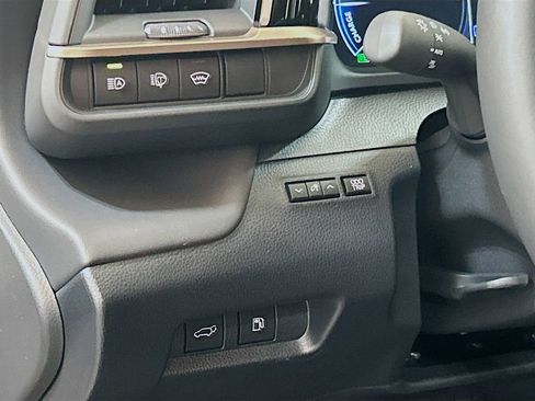 New 2025 Toyota Crown Signia Limited image 10