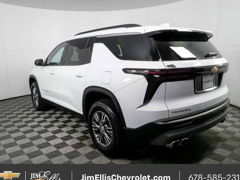 Certified 2025 Chevrolet Traverse LT FWD image 27