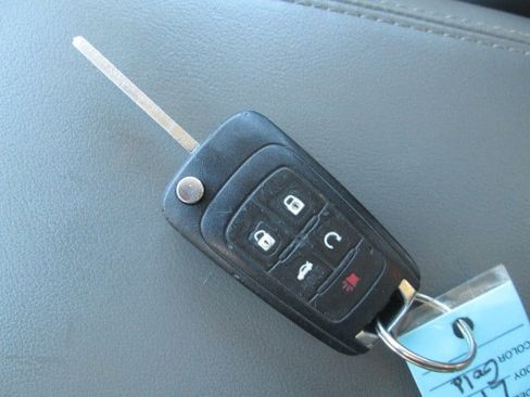 Used 2015 Chevrolet Malibu LT FWD image 17