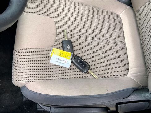Used 2022 Hyundai Santa Fe SE FWD image 15