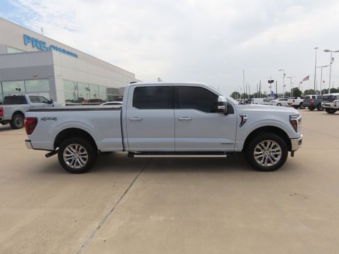 Used 2025 Ford F150 Lariat w/ Equipment Group 502A High AWD/4WD image 10