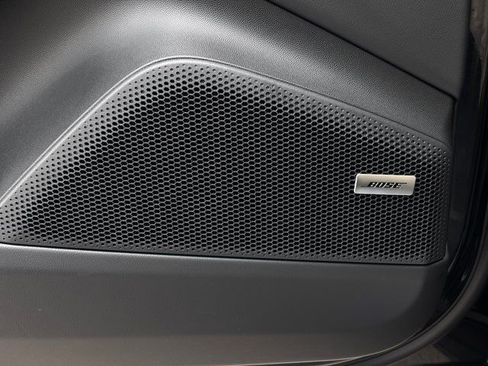 New 2026 Porsche Macan 4 Electric image 24