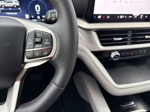 New 2025 Ford Explorer Active w/ Active Comfort Package image 16