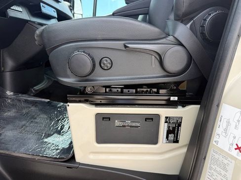 Used 2023 Mercedes-Benz Sprinter 2500 image 15