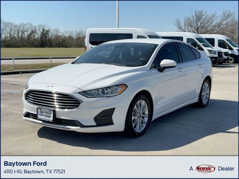 Used 2020 Ford Fusion SE image 1
