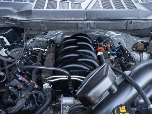 Used 2021 Ford F150 Platinum image 7