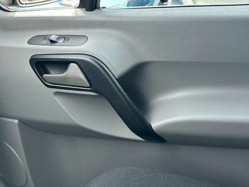 Used 2016 Mercedes-Benz Sprinter 2500 image 20