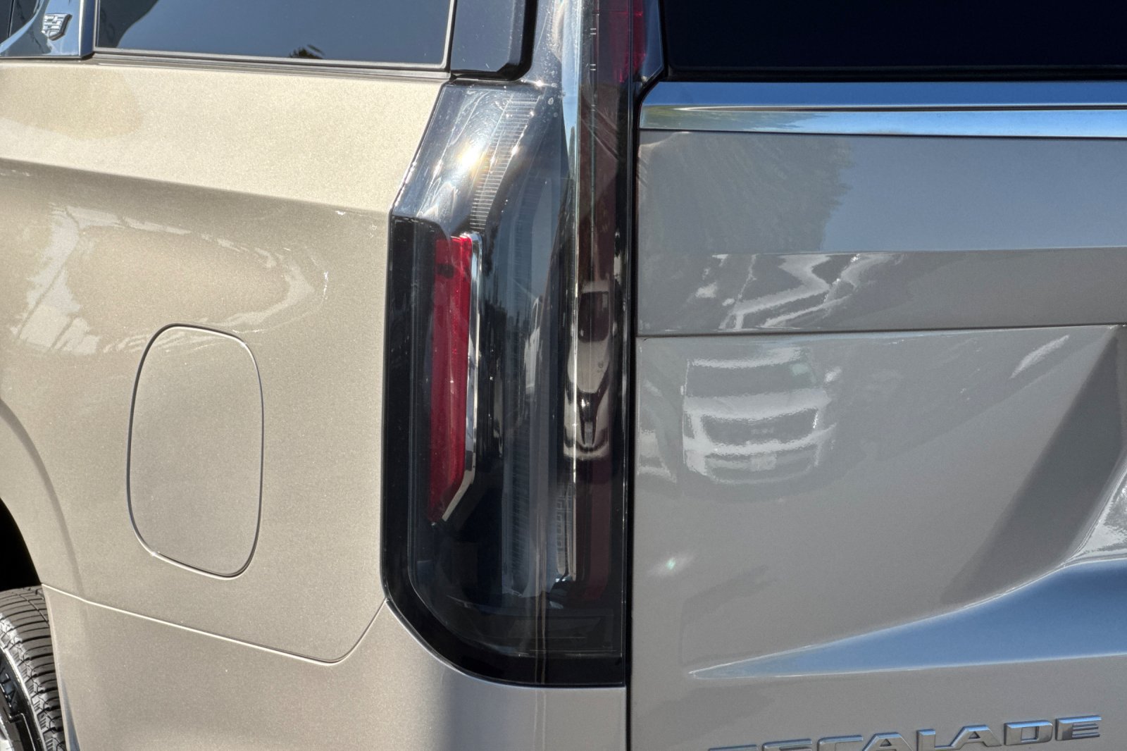 Certified 2023 Cadillac Escalade Premium Luxury AWD/4WD image 47