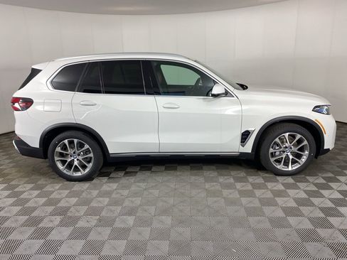New 2026 BMW X5 xDrive40i AWD/4WD image 2
