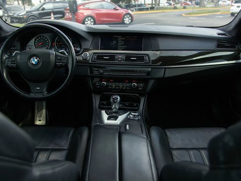 Used 2013 BMW M5 RWD image 30
