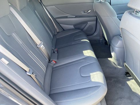 Certified 2025 Hyundai Elantra Sport image 13